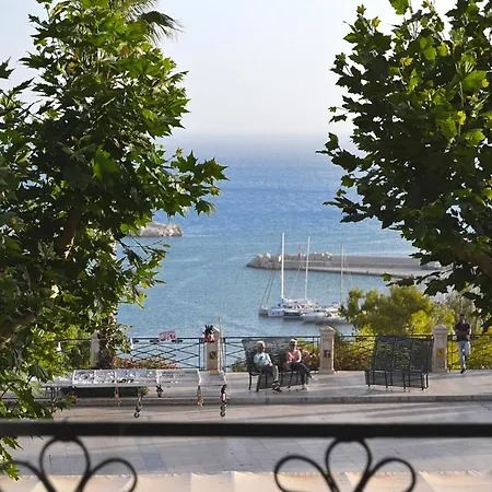 Agora Panoramic Bed & Breakfast 3*