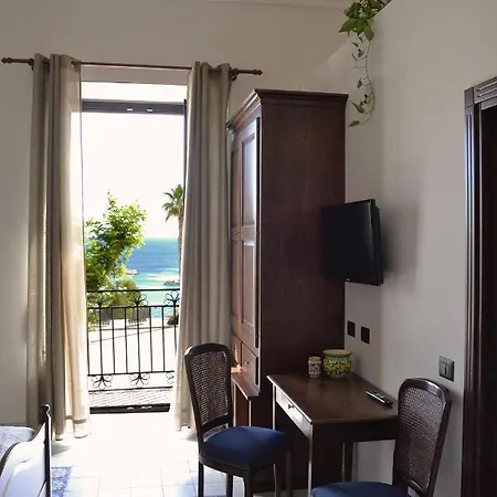 Agora Panoramic Bed & Breakfast