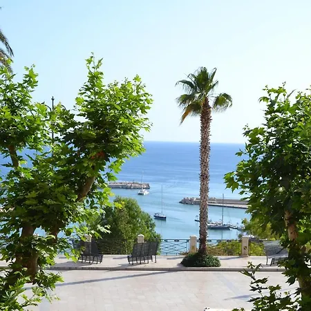 Agora Panoramic Bed & Breakfast 3*