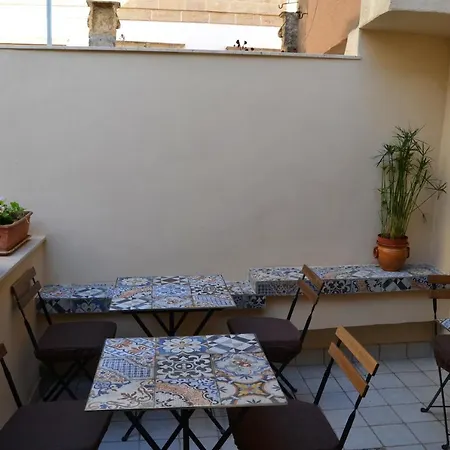 Agora Panoramic Bed & Breakfast 3*