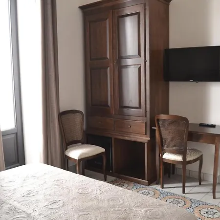 Agora Panoramic Bed & Breakfast