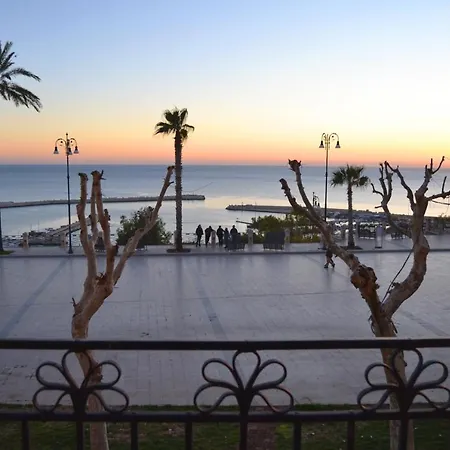 Agora Panoramic Bed & Breakfast 3*